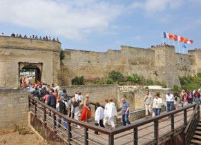 Le Château de Caen à l'extérieur des remparts